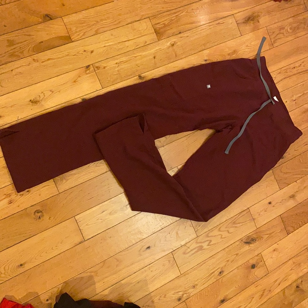 Figs cargo scrub pants gently worn.